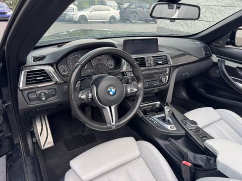 Used 2018 BMW M4 Convertible RWD image 12