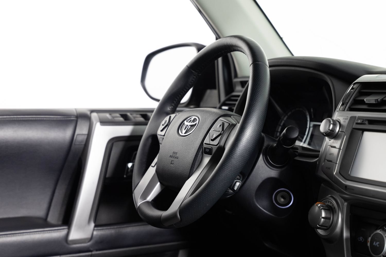 Used 2019 Toyota 4Runner SR5 AWD/4WD image 24
