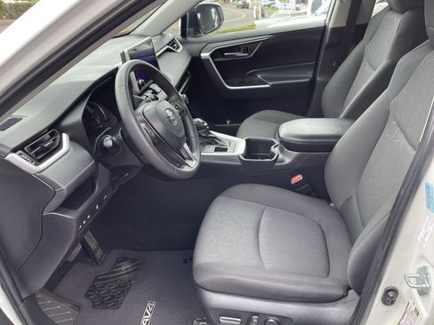 Certified 2024 Toyota RAV4 XLE w/ Convenience Package AWD/4WD image 9