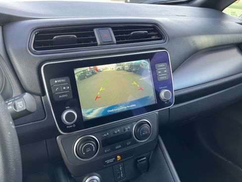 Certified 2023 Nissan Leaf S image 19