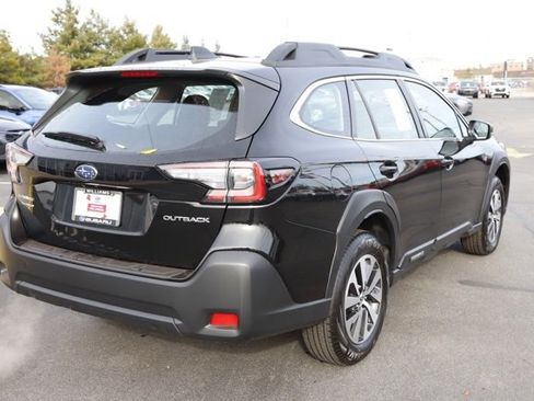 Certified 2025 Subaru Outback w/ Popular Package #1A image 3