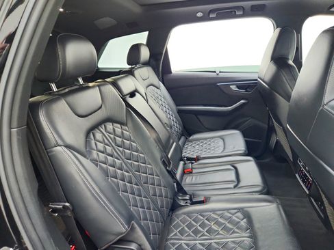 Used 2022 Audi SQ7 Premium Plus AWD/4WD image 32