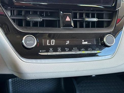 Certified 2025 Toyota Corolla LE image 21