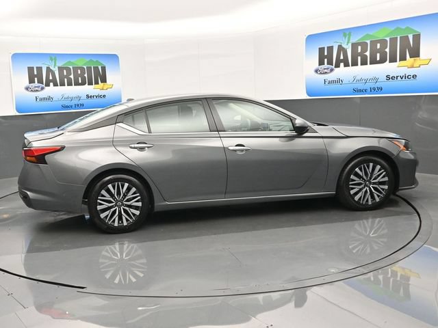 Used 2025 Nissan Altima 2.5 SV FWD image 6