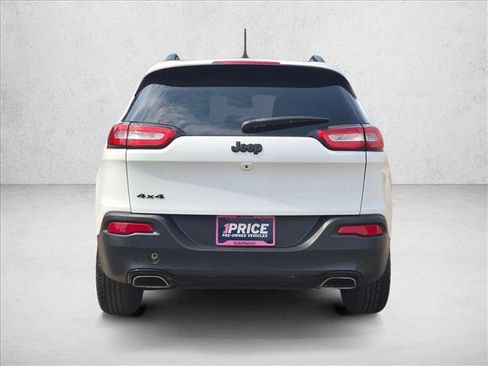 Used 2017 Jeep Cherokee High Altitude AWD/4WD image 7