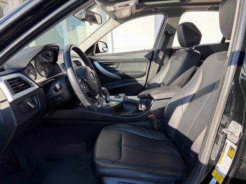 Used 2016 BMW 320i Sedan RWD image 14