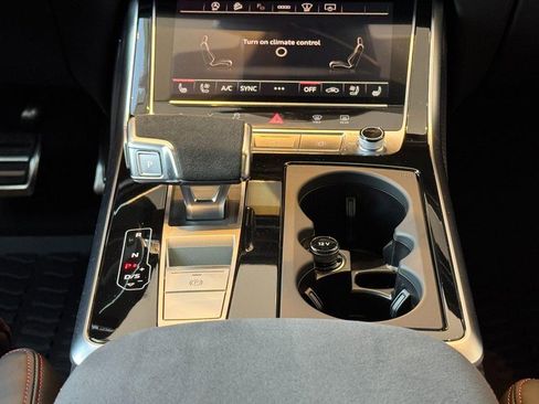 New 2025 Audi RS Q8 performance image 11