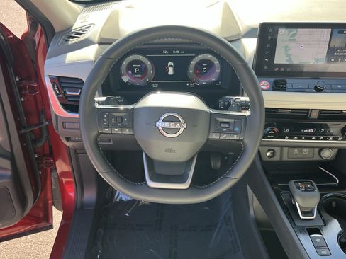Used 2026 Nissan Rogue SL AWD/4WD image 13