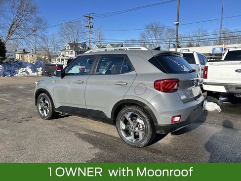 Used 2022 Hyundai Venue SEL image 7
