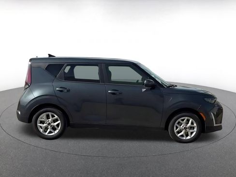 Used 2025 Kia Soul LX w/ LX Technology Package image 16