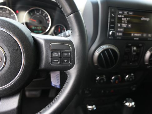 Used 2018 Jeep Wrangler Unlimited Sport S AWD/4WD image 20
