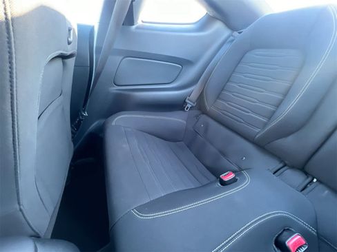 Used 2017 Ford Mustang Coupe image 19