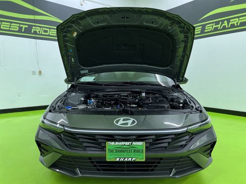 Used 2026 Hyundai Elantra Sport FWD image 4