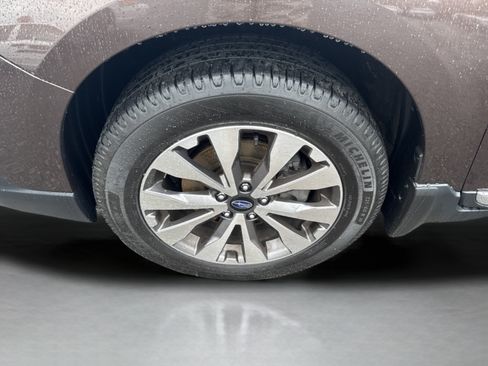Used 2019 Subaru Outback 2.5i Touring AWD/4WD image 9