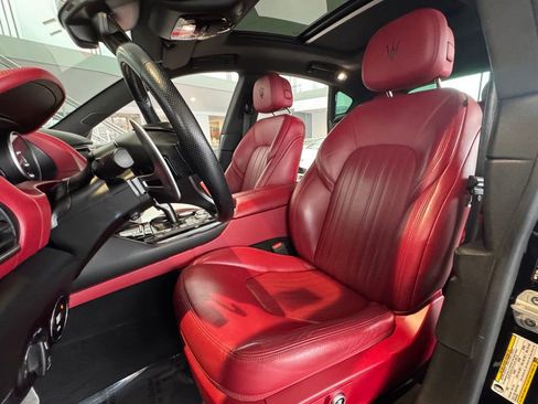 Used 2021 Maserati Levante GranSport image 19