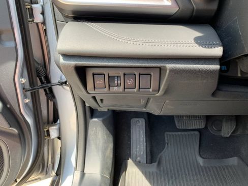 Used 2025 Subaru Outback Touring XT AWD/4WD image 34