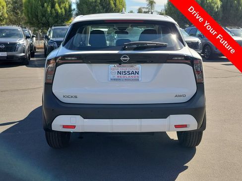 Used 2025 Nissan Kicks S AWD/4WD image 34
