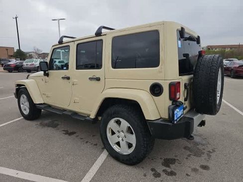 Used 2011 Jeep Wrangler Unlimited Sahara w/ Connectivity Group image 6