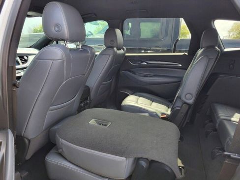 Used 2022 Buick Enclave Essence w/ Sport Touring Edition image 28
