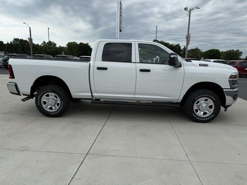 New 2026 RAM 3500 Tradesman AWD/4WD image 9