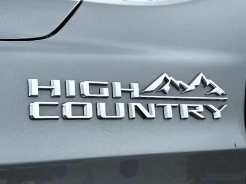 Used 2022 Chevrolet Tahoe High Country w/ Premium Package 2 AWD/4WD image 28