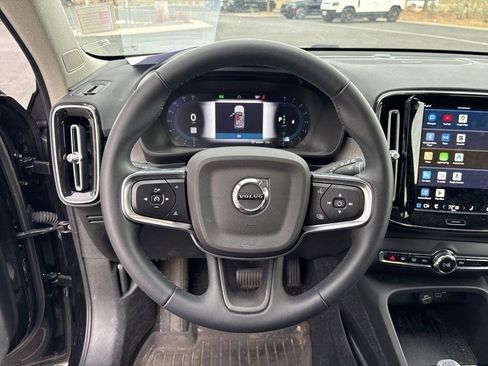 Used 2023 Volvo XC40 B5 Ultimate w/ Protection Package Premier image 13