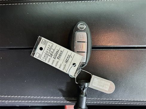 Used 2021 Nissan Rogue S image 34