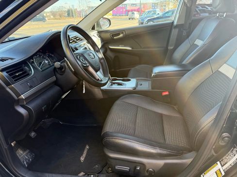 Used 2013 Toyota Camry L image 18