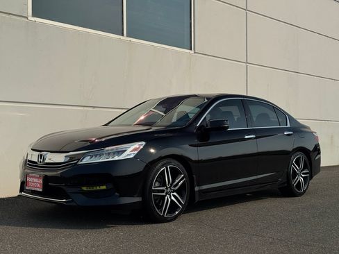 Used 2016 Honda Accord Touring image 3