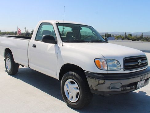 Used 2002 Toyota Tundra 2WD Regular Cab image 2