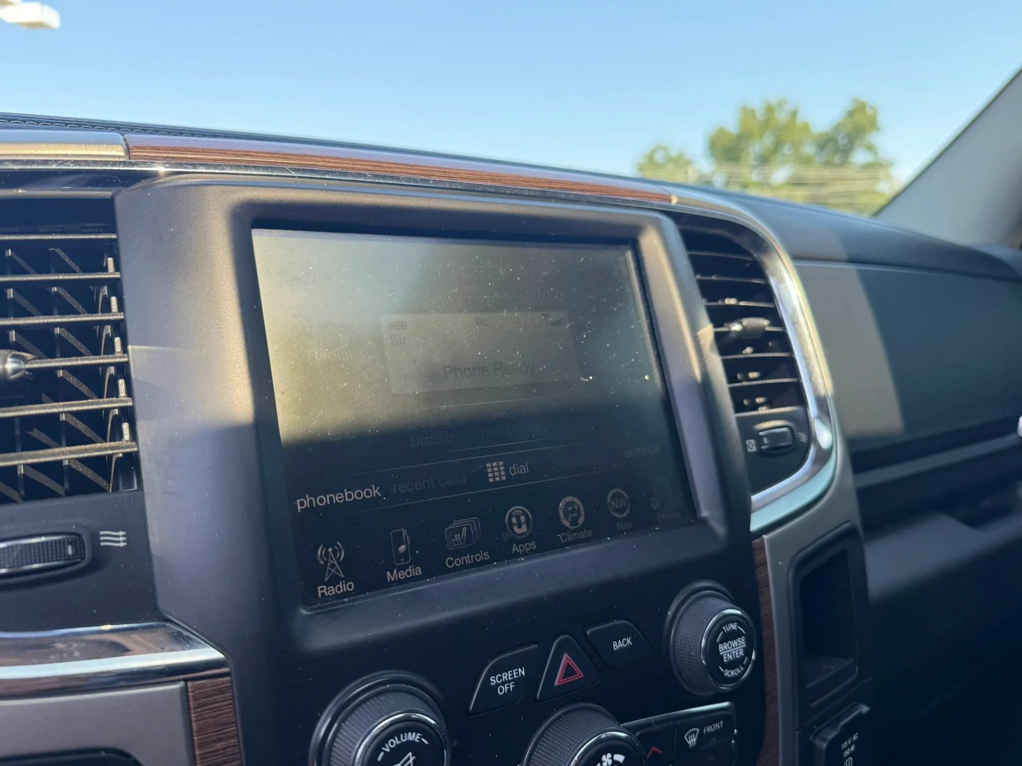 Used 2014 RAM 1500 Laramie w/ Convenience Group AWD/4WD image 16