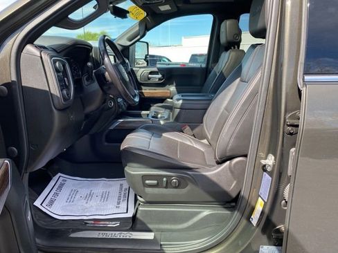 Used 2022 Chevrolet Silverado 2500 High Country w/ Technology Package AWD/4WD image 17