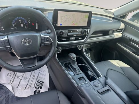 Used 2025 Toyota Grand Highlander FWD image 10