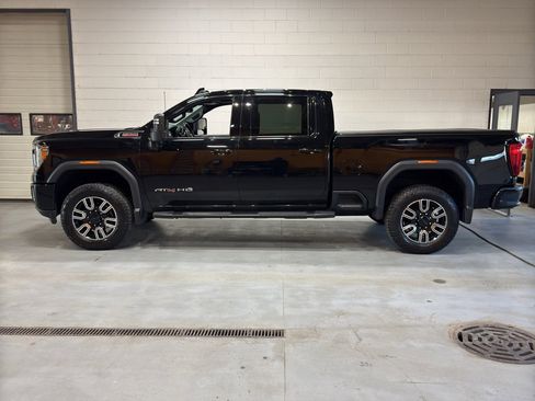 Used 2020 GMC Sierra 2500 AT4 w/ AT4 Premium Package image 2