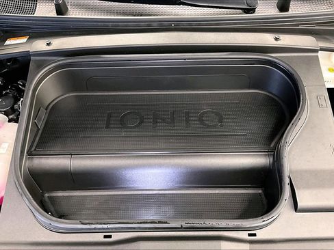 Used 2024 Hyundai Ioniq 6 SEL RWD image 31