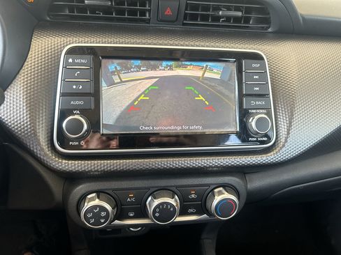Used 2020 Nissan Kicks S FWD image 9