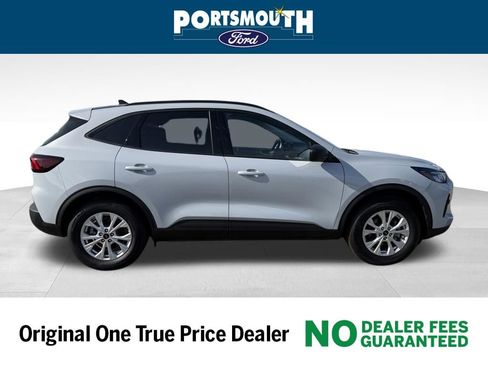 Used 2025 Ford Escape Active w/ Active Premium Tech Pack image 6