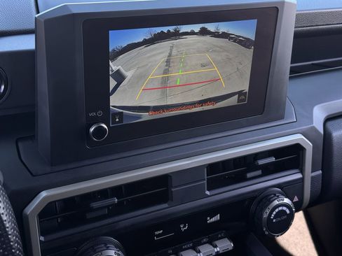 Used 2025 Toyota Tacoma SR image 18