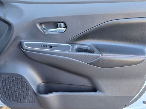 Used 2025 Nissan Versa SR image 27