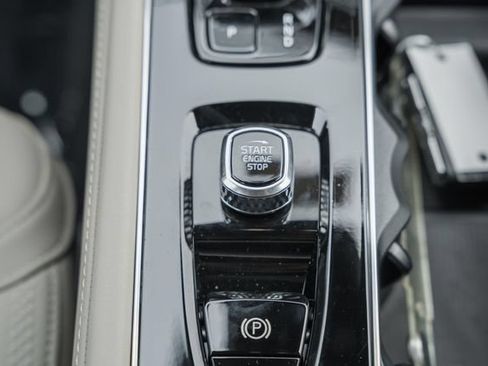 New 2026 Volvo XC90 T8 Plus w/ Protection Package Premier AWD/4WD image 25