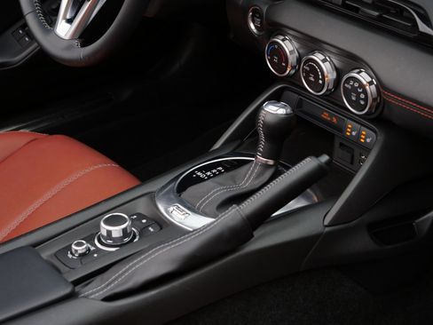 Used 2022 MAZDA MX-5 Miata Grand Touring image 36