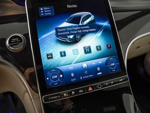 Certified 2025 Mercedes-Benz GLC 350e 4MATIC image 18