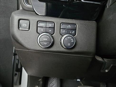 Used 2024 GMC Sierra 1500 SLE image 9