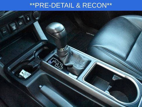 Used 2020 Toyota Tacoma TRD Off-Road w/ TRD Premium Off Road Package AWD/4WD image 12