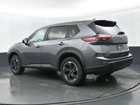 Used 2024 Nissan Rogue SV FWD image 9