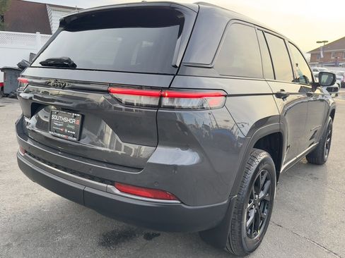 New 2026 Jeep Grand Cherokee Altitude image 7