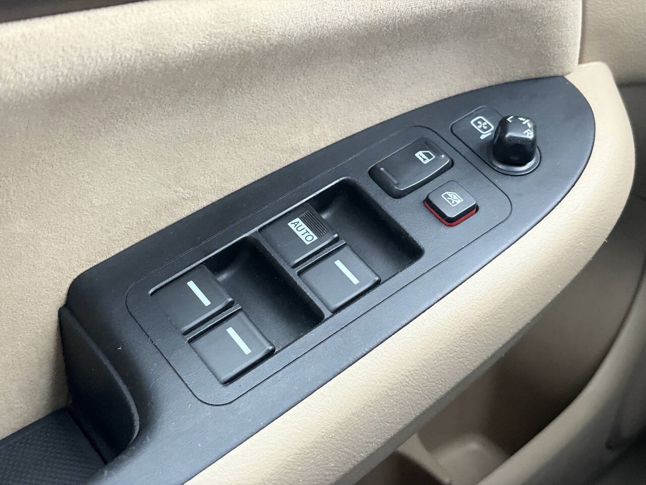 Used 2005 Honda Accord LX image 25