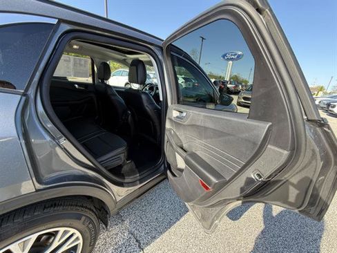 Used 2022 Ford Escape SEL AWD/4WD image 29