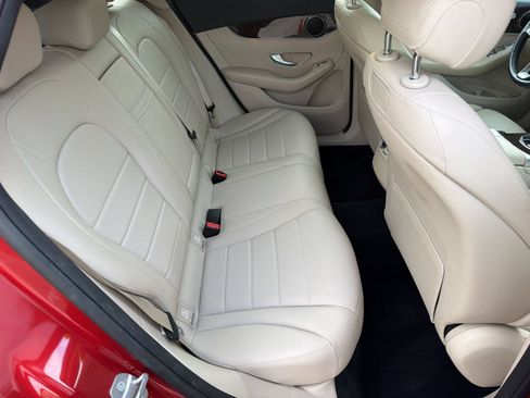 Used 2019 Mercedes-Benz GLC 300 image 31