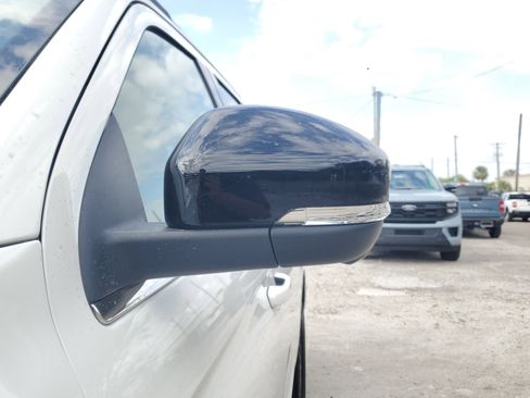 New 2026 Ford Expedition Active image 5